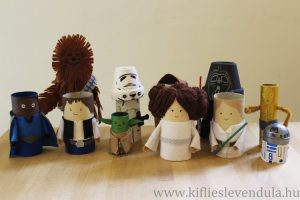 Los protagonistas de Star Wars hechos con rollos cartón.